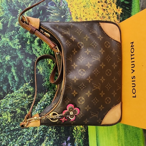 Louis Vuitton Handbags - AUTHENTIC LOUIS VUITTON Boulogne 30 Shoulder Bag